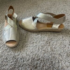 KANNA Metallic Women's Espadrille Sandals Cross-Strap Ankle Size 41 10-10.5 Tan